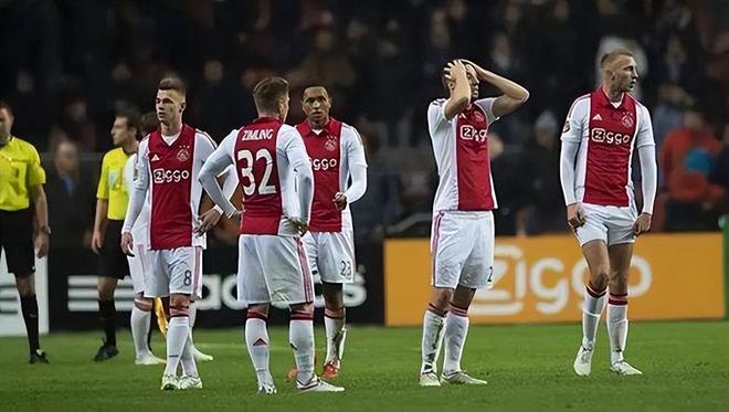 旗鼓相当 旗鼓相当