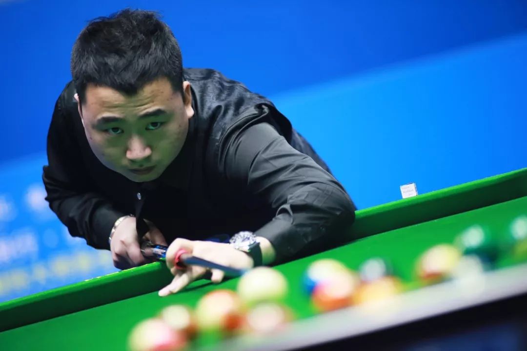 现出一种 现出一种