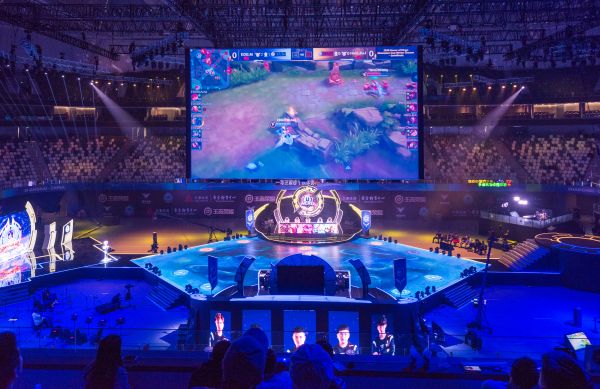 声中继续前 声中继续前